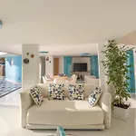 Villa Laguna Blu *