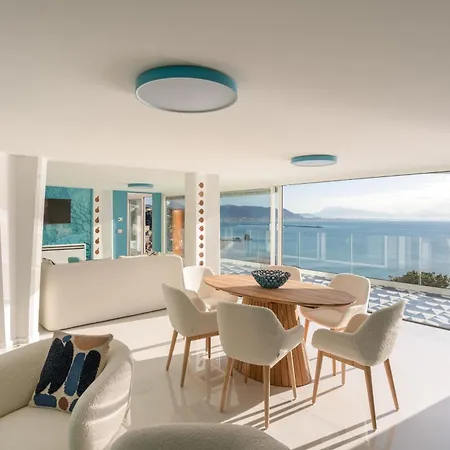 Villa Laguna Blu *