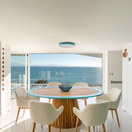 Laguna Blu - Overlooking The Sea On The Amalfi Coast *