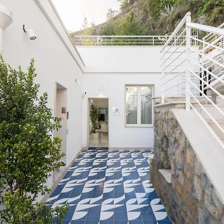 Laguna Blu - Overlooking The Sea On The Amalfi Coast *