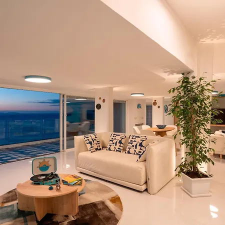 Laguna Blu - Overlooking The Sea On The Amalfi Coast Vietri