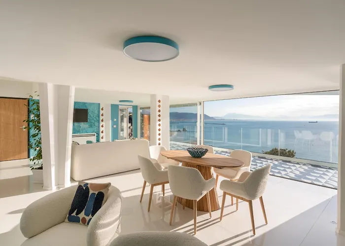 Villa Laguna Blu *